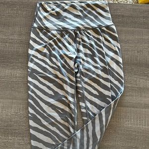Aerie zebra leggings